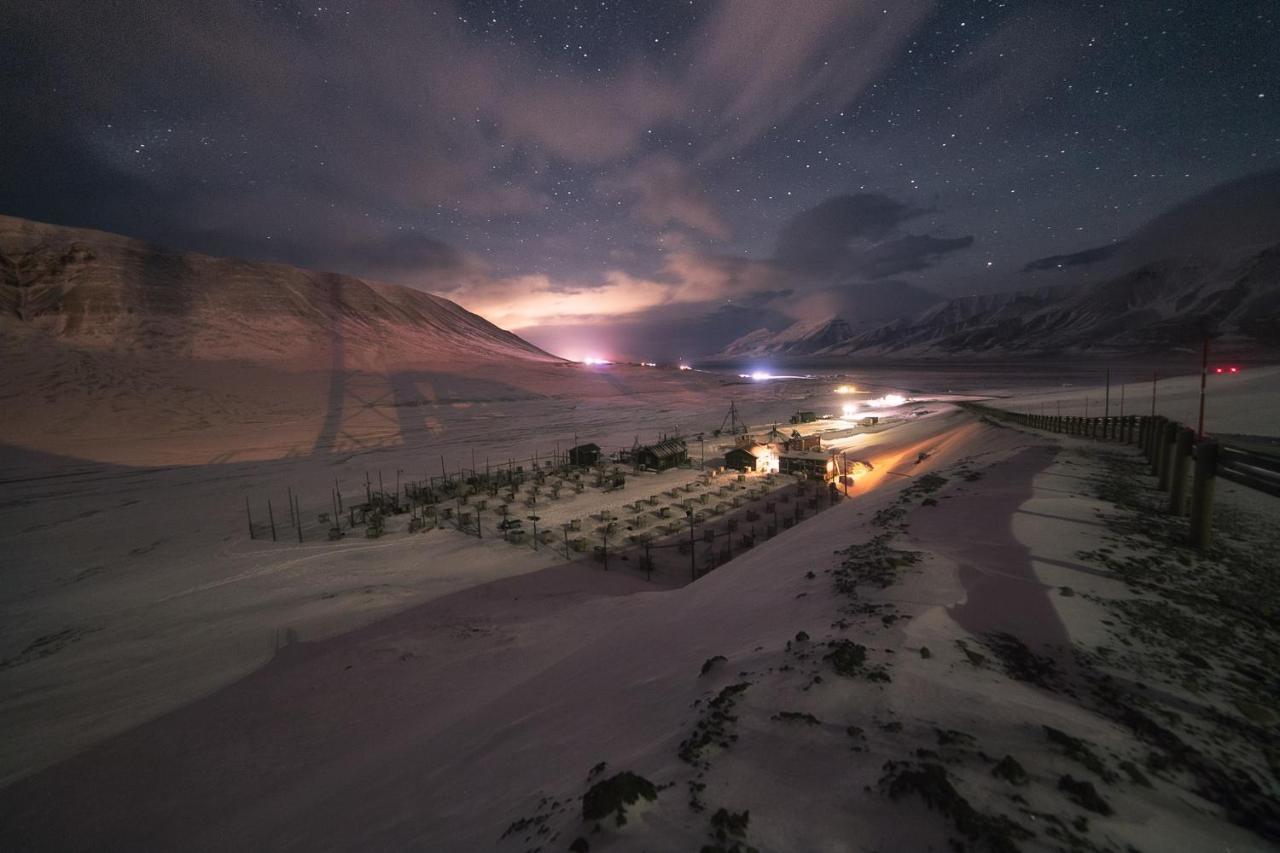Basecamp Hotel Longyearbyen Exterior photo